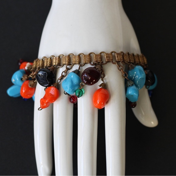 1930s unsigned Frank Hess / Miriam Haskell Book Chain Dangle Bracelet - Picture 7 of 9